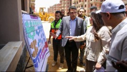 وزيرة الإسكان خلال الجولة الميدانية بمشروع ديارنا