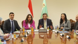 جانب من مناقشة مبادرة القرى المنتجة