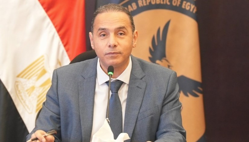 الدكتور إسلام عزام