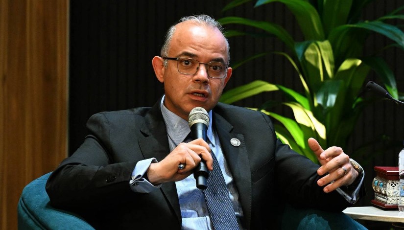 وزير الاستثمار والتجارة الخارجية أثناء الجلسة
