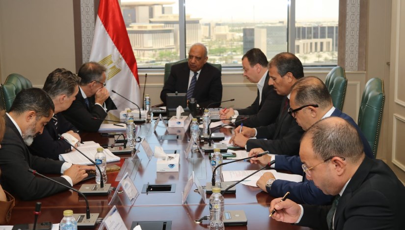  وزير الكهرباء مع  ماتيو باترونى نائب رئيس البنك الأوروبي