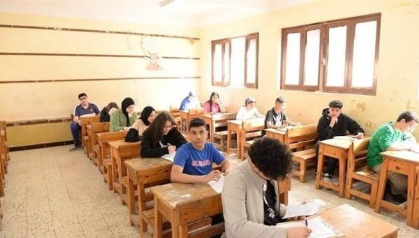 طلاب الشهادة الاعدادية
