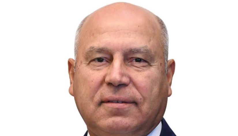 الفريق كامل الوزير وزير النقل 
