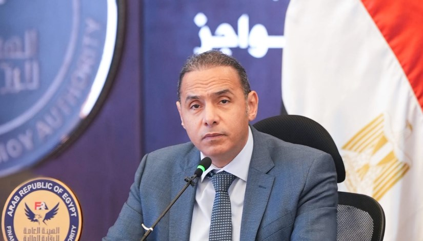 الدكتور إسلام عزام