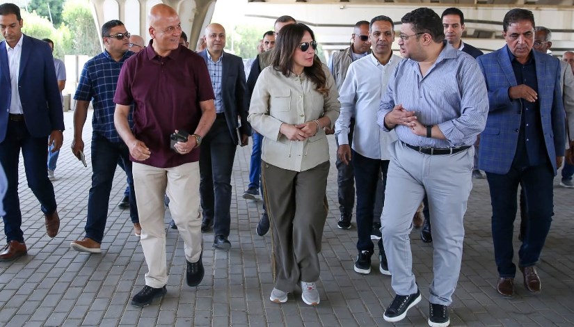 وزيرة الإسكان خلال الجولة الميدانية