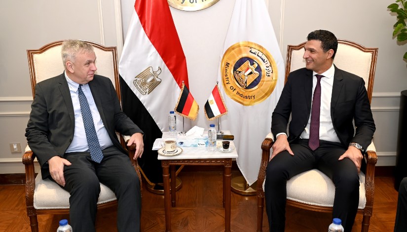 مباحثات وزير الصناعة مع السفير الألماني 