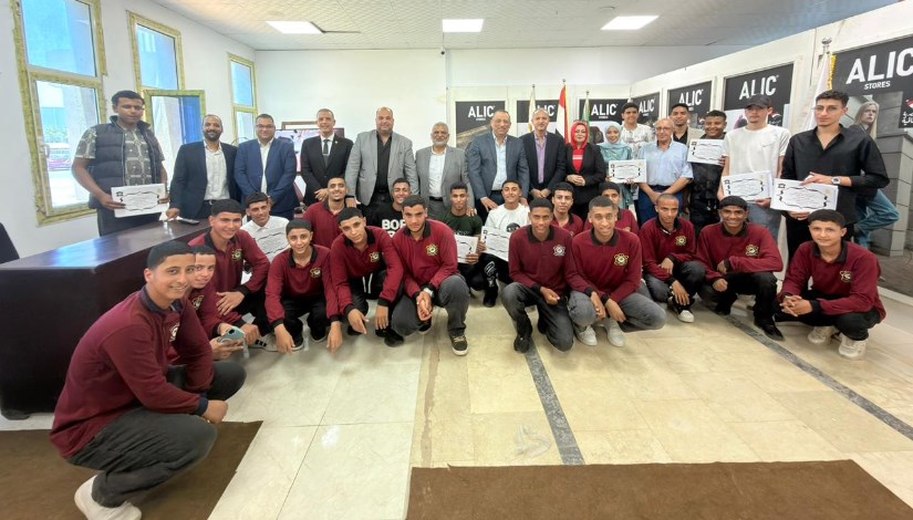 تخريج  طلاب مدرسة مجمع صناعات الجلود  