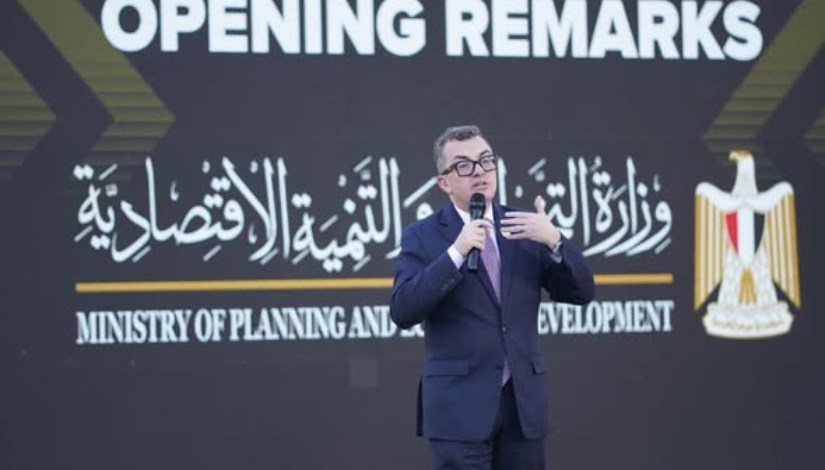  الدكتور أحمد رستم، وزير التخطيط 