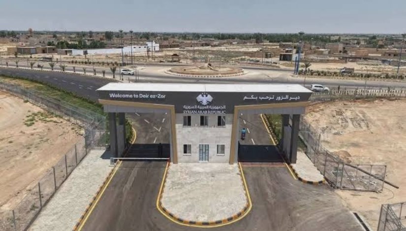 مطار دير الزور السوري