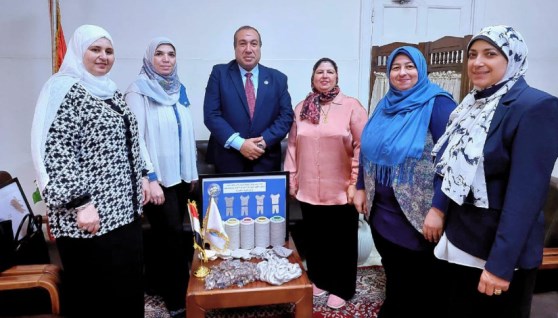 فريق بحثي بقسم الغزل بمعهد بحوث القطن