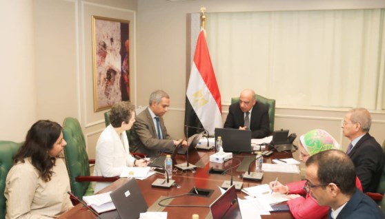 وزير الكهرباء يبحث مع وفد البنك الدولي مجالات الاستدامة المالية