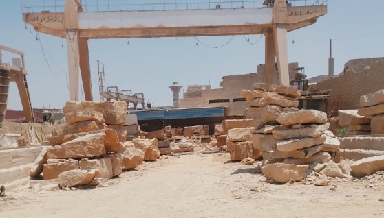 مصنع الرخام في منطقة شق الثعبان بالقاهرة