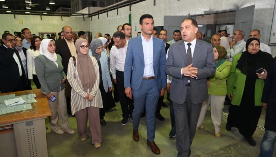 جولة وزير الصناعة في العاشر من رمضان