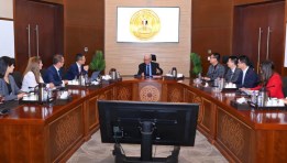  الدكتور حسين عيسى نائب رئيس الوزراء مع وفد رفيع المستوى من شركة "هواوي"