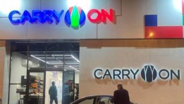 Carry On _ صورة أرشيفية 