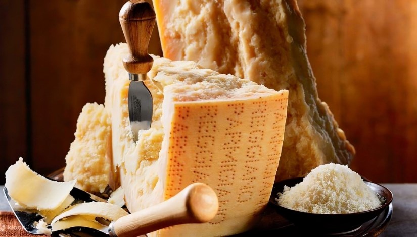 جبن البارميزان