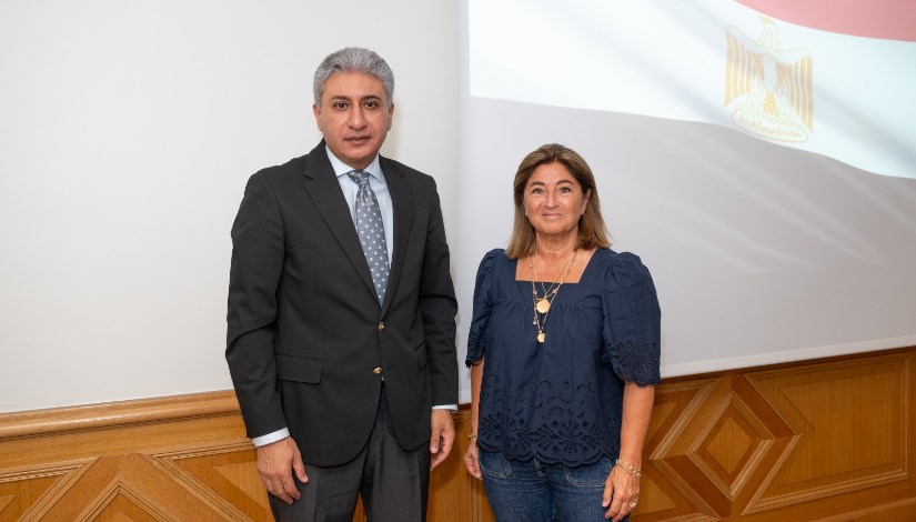 خلال زيارة وزير السياحة إلى باريس 