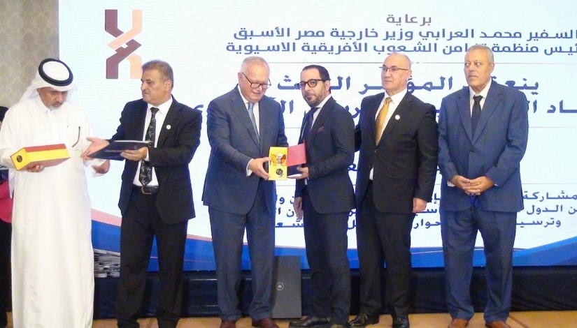 جائزة التميز المهني في المؤتمر الثالث لاتحاد الإعلاميين الأفريقي الآسيوي