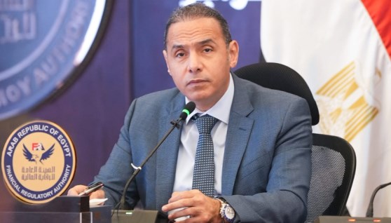 الدكتور إسلام عزام 
