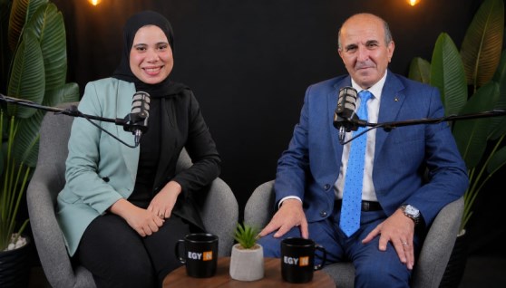 الدكتور طارق سليمان ومحررة موقع إيجي إن