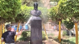 جانب من أعمال التنظيف