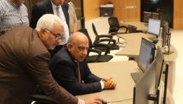 وزير الكهرباء داخل المركز القومي للتحكم 