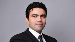 الدكتور احمد فوزي أستاذ التحول الرقمي والذكاء الاصطناعي