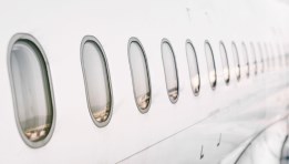 نوافذ الطائرات 