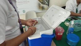 صناديق حفظ الأدوية والعينات 