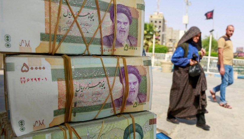 انخفاض الريال الإيراني 