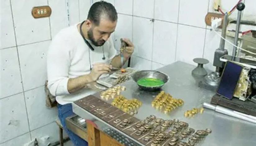 تلعيم صناعة المشغولات الذهبية
