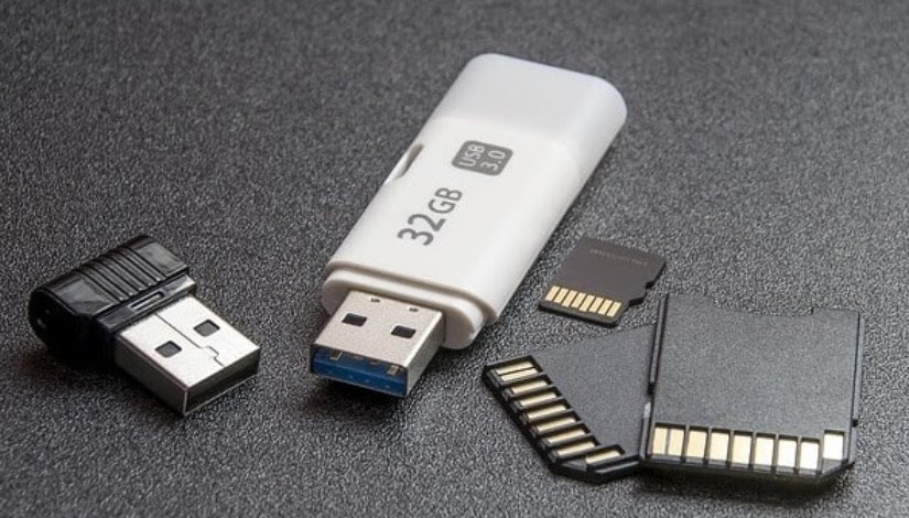 فلاشة USB