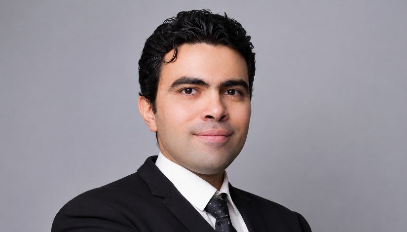 الدكتور احمد فوزي أستاذ التحول الرقمي والذكاء الاصطناعي