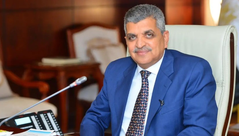 الفريق أسامة ربيع رئيس مجلس إدارة هيئة قناة السويس