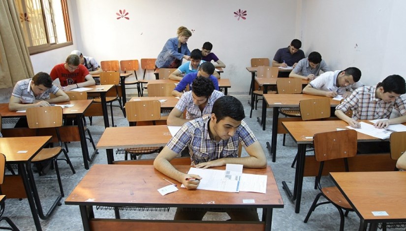 طالب بالثانوية العامة