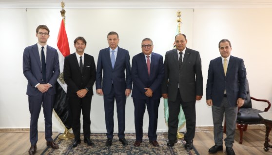 جانب من استقبال وزير الزراعة علاء فاروق المستشار الزراعي الفرنسي 