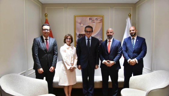 وزير الصحة والسكان