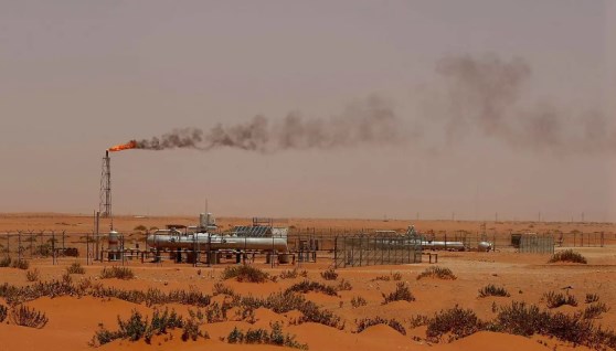تشغيل خط أنابيب شرق-غرب 
