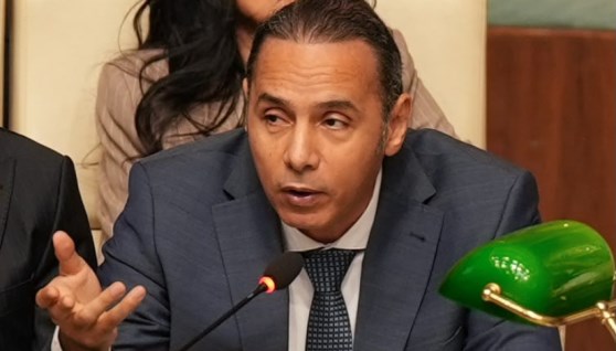  الدكتور إسلام عزام
