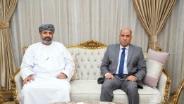 وزير العمل حسن رداد والدكتور محاد بن سعيد باعوين وزير العمل العماني