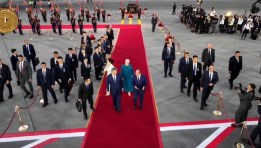 الرئيس السيسي يستقبل نظيره الصيني بمطار القاهرة