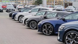 قطاع صناعة السيارات العالمي