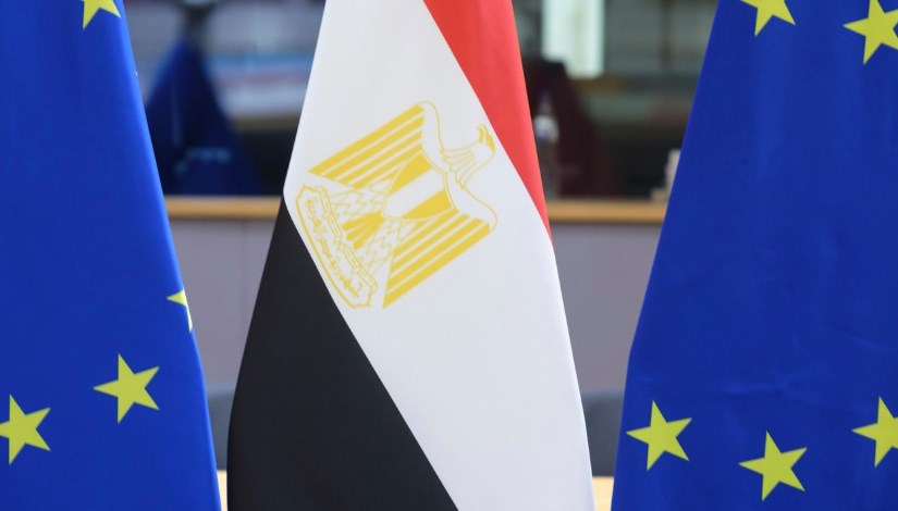 علم مصر والإتحاد الاوروبي- أرشيفية